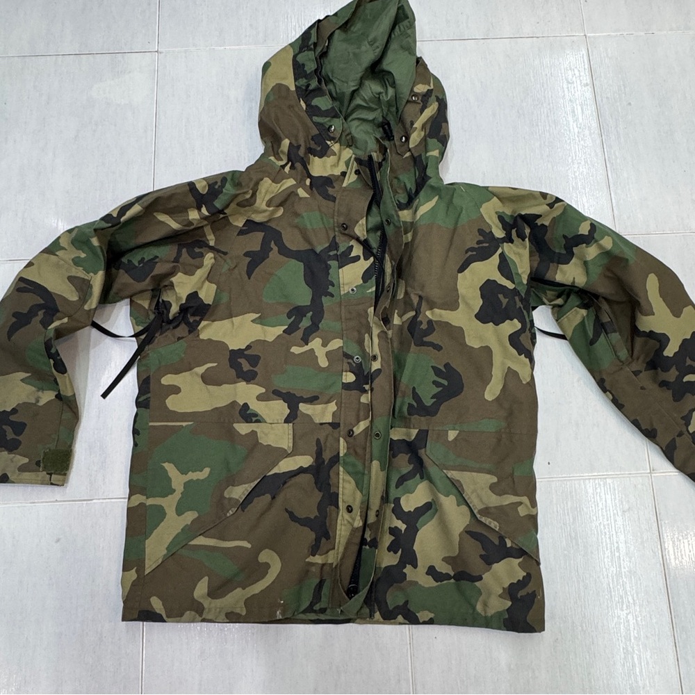 Army parka extended cold weather c. system camouflage sp0100-02-D-0414 ECWCS